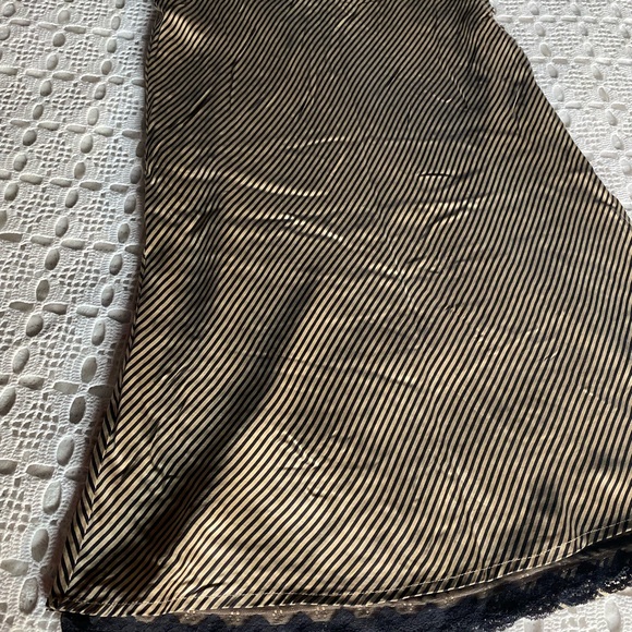 CLIFFORD & WILLS VINTAGE 100% SILK SKIRT 10 NWOT - Picture 4 of 10